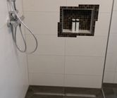 Einbau von Shampoo Fächer in der Dusche